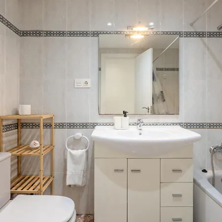 Zaragoza Apartman *